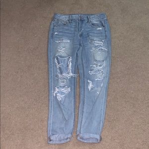 American Eagle Distressed Boyfriend Jeans Size 4